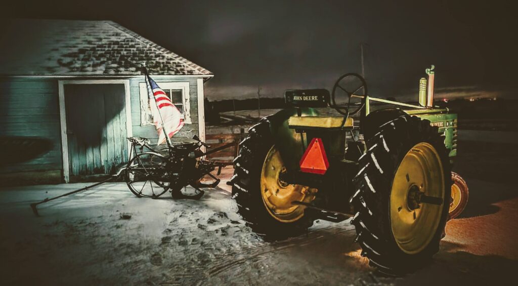 1951 John Deere B - Green Magazine