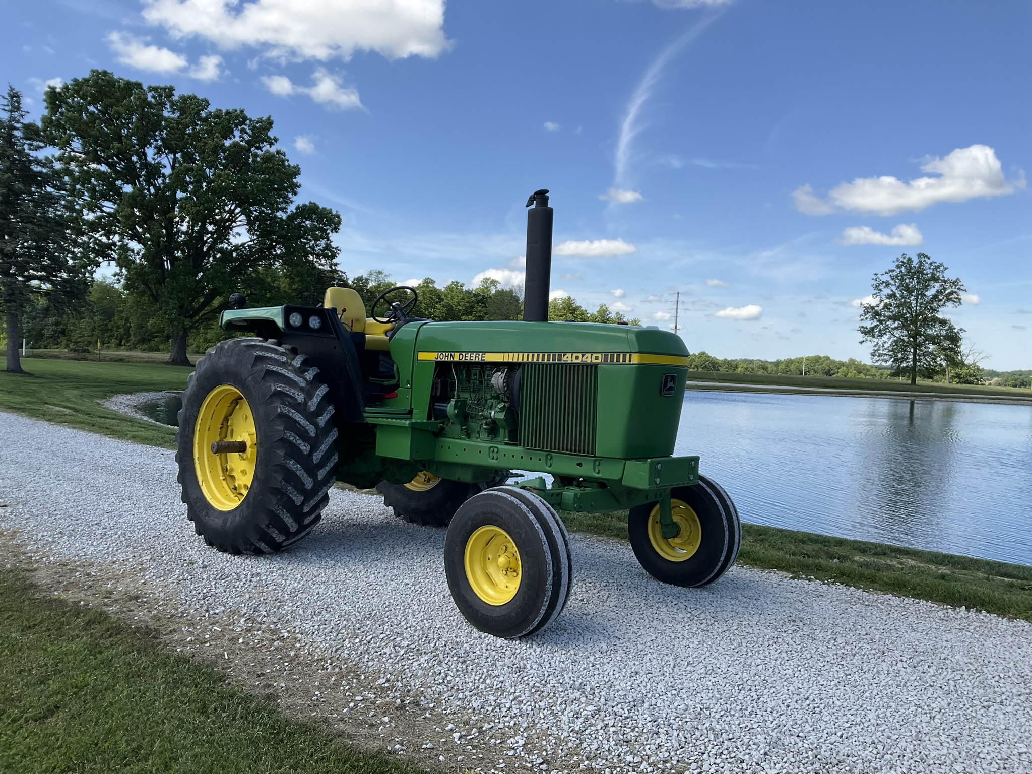 1981 JOHN DEERE 4040 - Green Magazine